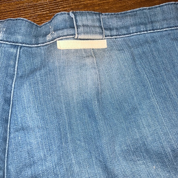 BCBGeneration Blue Denim High Waist Pleated Distressed Jean Shorts Size 28 - Picture 4 of 7